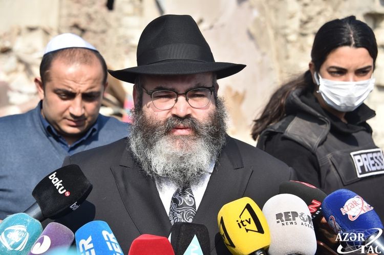 Baş ravvin Gəncədə: “Dünya bu vəziyyətə son qoymalıdır”