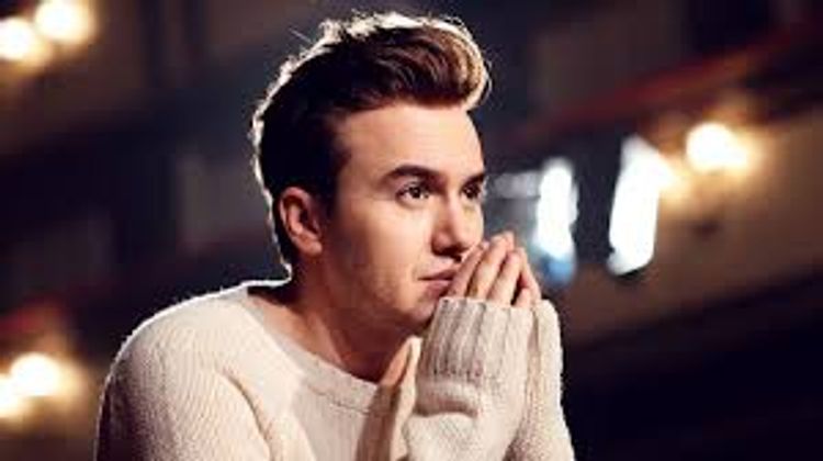 "Uşaqları öldürürsənsə, insan deyilsən" - Türkiyəli müğənni