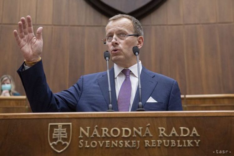 Slovakiya Parlamentinin spikeri yol qəzasında ağır xəsarət aldı