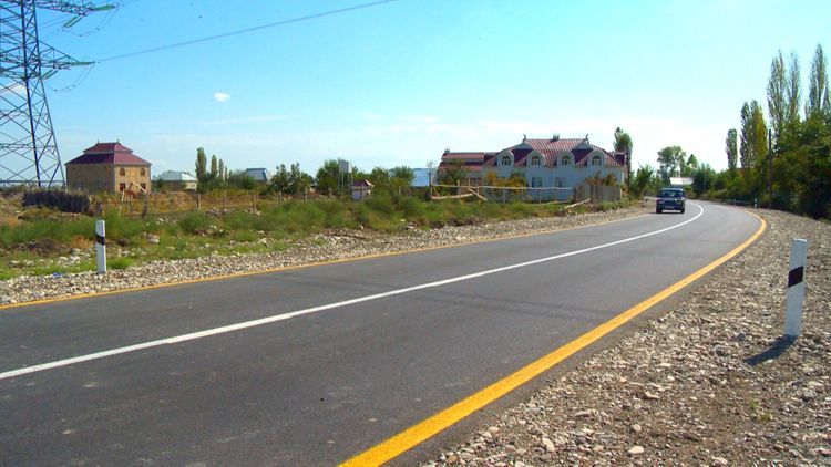 Ağsuda 9 yaşayış məntəqəsini birləşdirən yollar yenidən qurulub