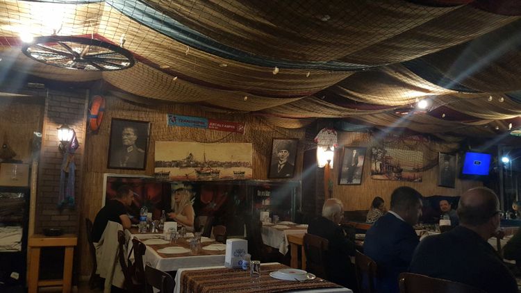 Atatürkün balıqçı meyxanəsindəki şəkilləri