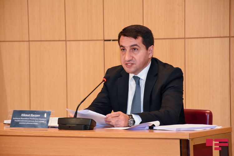 Hikmət Hacıyev: "Bu gün 32 yaşayış məntəqəsinə Ermənistan tərəfindən 300-dən artıq mərmi atılıb" 