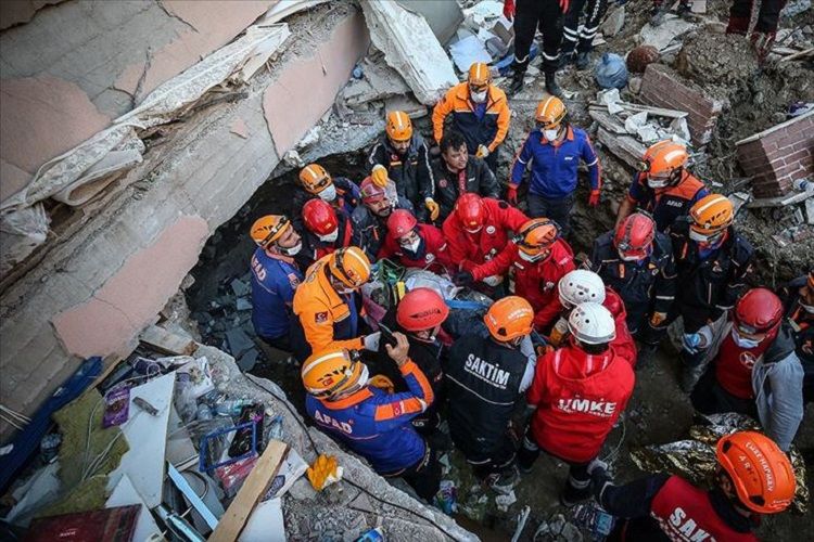 İzmirdəki zəlzələdə həyatını itirənlərin sayı 37 nəfərə çatıb
