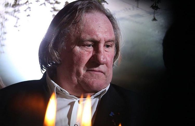 Jerar Depardye təriqətini dəyişdi