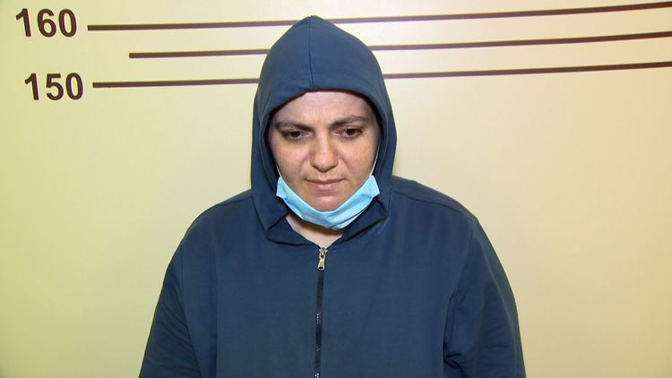 Xaricdən gətirilən narkotiki satan qadın tutuldu