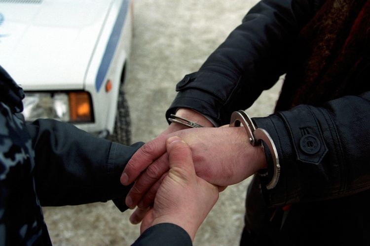 Bakıda qadınlara narkotik satırdı