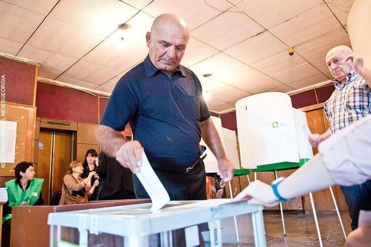 Gürcüstanda parlament seçkilərinin vaxtı dəyişməyəcək
