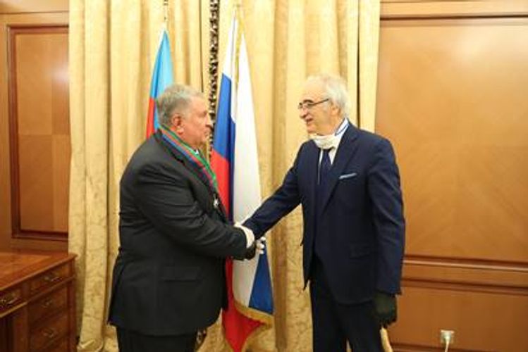 "Rosneft"in rəhbərinə "Dostluq" ordeni təqdim edildi - FOTO