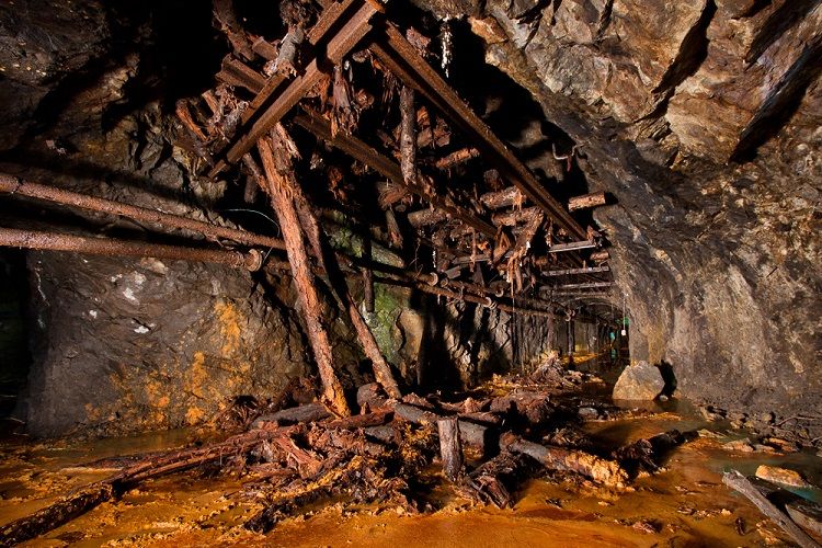 Konqoda qızıl mədəni çökdü, azı 50 nəfər öldü