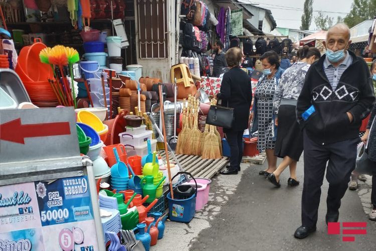 Şəkidə koronavirusa kütləvi yoluxma aşkarlanan bazar açıldı - FOTO