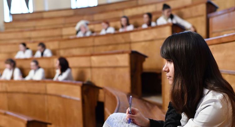 Xaricdə təhsil alan vətəndaşların DİQQƏTİNƏ