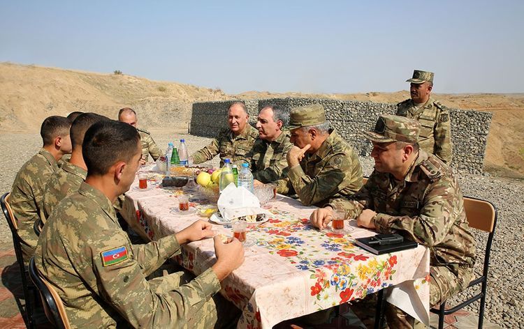 Baş Prokuror və Hərbi Prokuror CƏBHƏ BÖLGƏSİNDƏ - FOTO