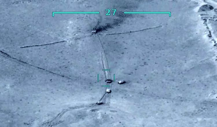 Düşmən zirehli texnikasını döyüş meydanında qoyaraq qaçdı - VİDEO