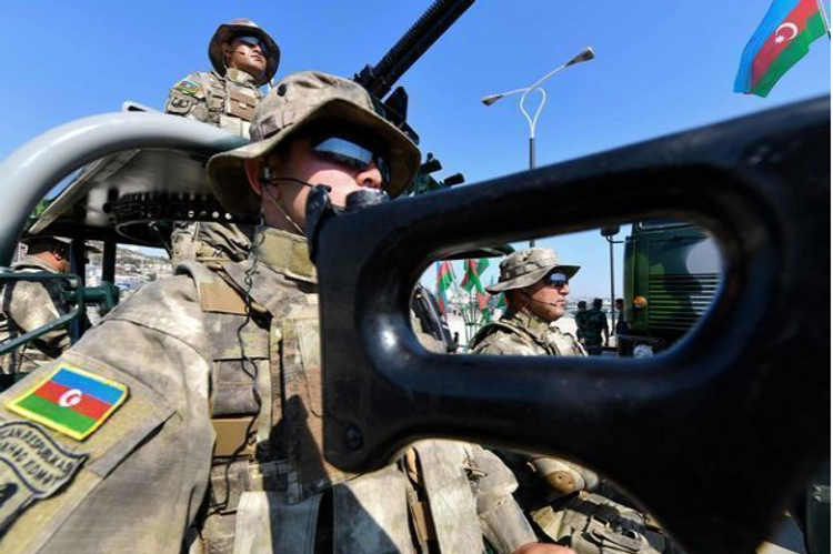 Azərbaycanda  hərbi vəziyyət elan olundu - Bu gecədən 