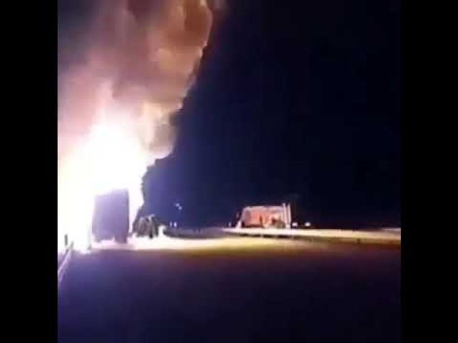 İrandakı soydaşlarımız Ermənistana daşınan hərbi texnikanı yandırdılar - VİDEO