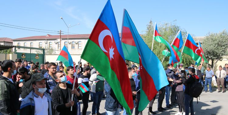 Hərbi vəzifəlilər cəbhə bölgəsinə yola salınır - FOTO