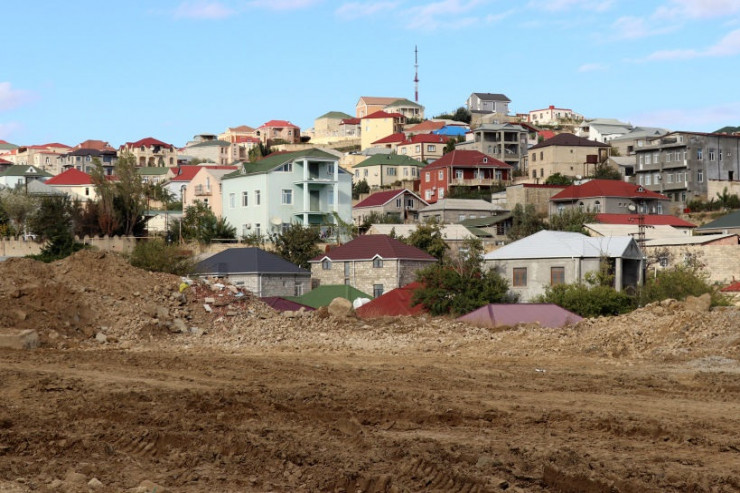 Deputat qanunsuz tikilən evlərlə bağlı problemi YENİDƏN QALDIRDI 