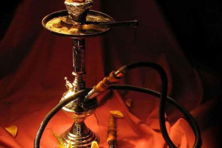Çay evində qəlyan çəkməyə peşman oldular