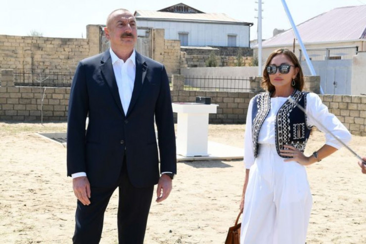 Prezident İlham Əliyev və Birinci xanım Mehriban Əliyeva Pirşağı qəsəbəsində
