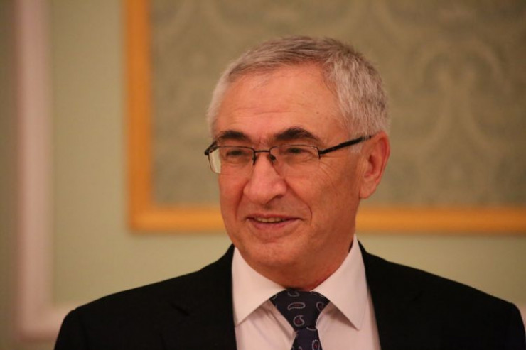 Akademik, fizika-riyaziyyat elmləri doktoru Hətəm Quliyev