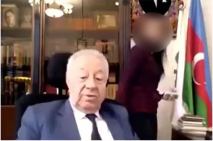 Hüseynbala Mirələmovun biabırçı videosundan görüntü