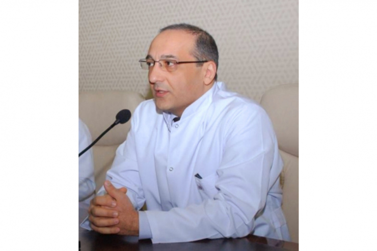 Azərbaycan Tibb Universitetinin Uşaq xəstəlikləri kafedrasının professoru, tibb elmləri doktoru Hüseyn Qabulov