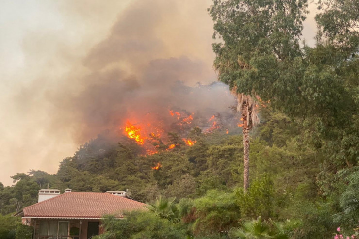 FHN: Yanğınsöndürənlərimiz Türkiyənin Denizli bölgəsində əməliyyatlara başladı