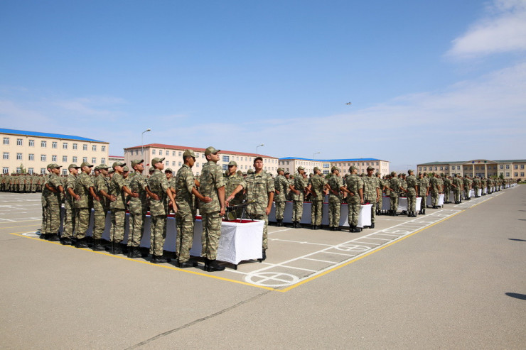 Əlahiddə Ümumqoşun Orduda əsgərlərin andiçmə mərasimi
