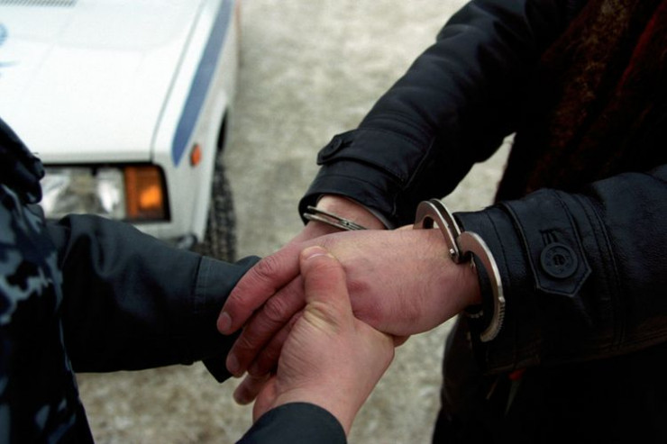 Bakıda DƏHŞƏT : maşınla sürüyüb...