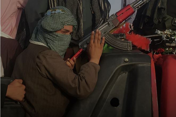 “Taliban” daha bir şəhəri ələ keçirdi