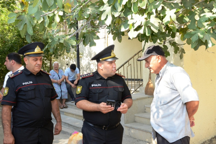 Bakıda vaksinasiya ilə bağlı reydlər