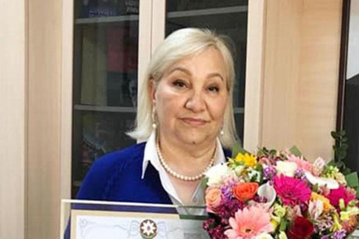 Direktor Gülnarə Abdullayeva