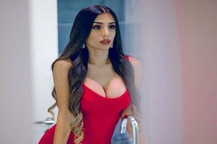 Rəna Ağamuradova kimin maşınının qabağında oynadı? - VİDEO 