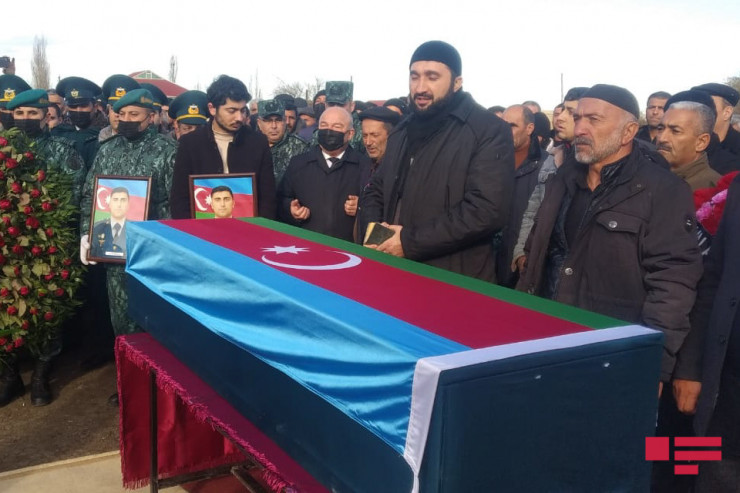 Helikopter qəzasında həlak olan zabit Beyləqanda dəfn oludu - FOTO 