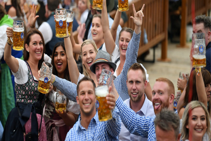 Dünyanın ən çox spirtli içki içən xalqları -  SİYAHI 