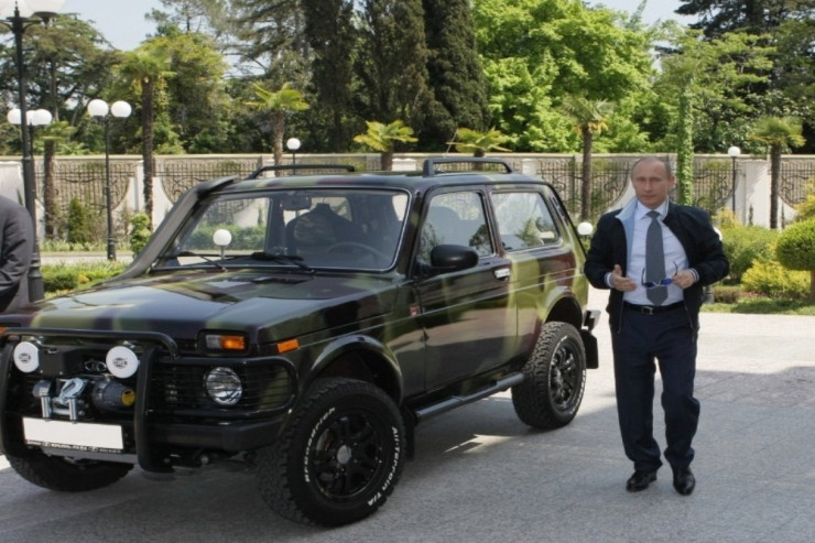 Vladimir Putinin istifadə etdiyi avtomobillər -  FOTO 
