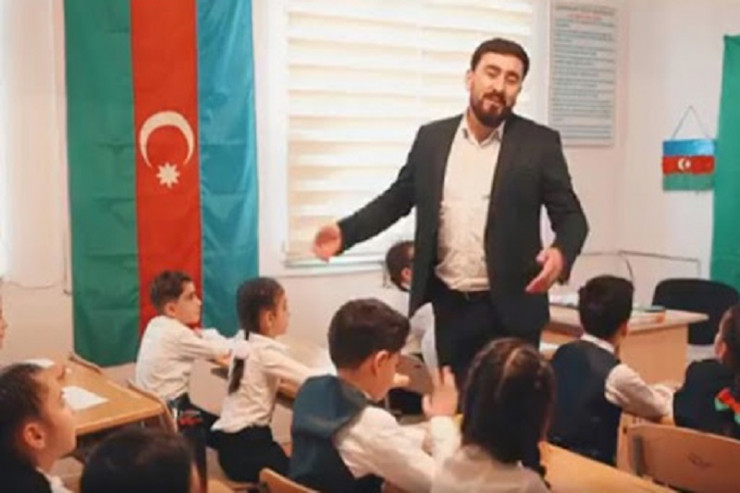 Dini klipin çəkildiyi məktəbin direktoru CƏZALANDIRILDI 