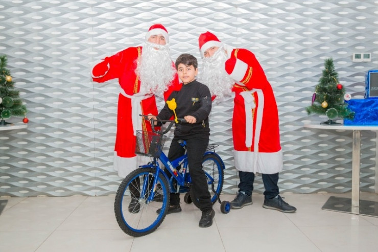 Avrora Qrup Yeni İl ərəfəsində “ASAN Məktub”la uşaqların arzularını reallaşdırıb