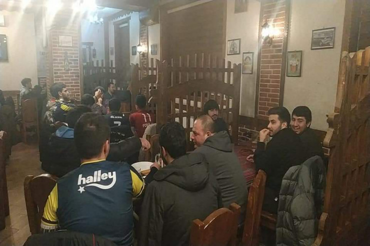 Futbola kafedə birlikdə baxanların aqibəti pis oldu-FOTO 