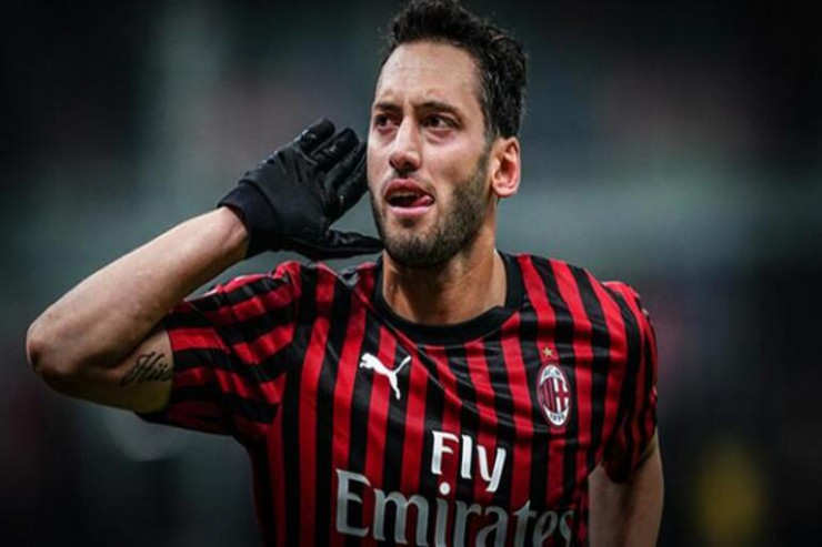 Hakan Çalhanoğlu, futbolçu
