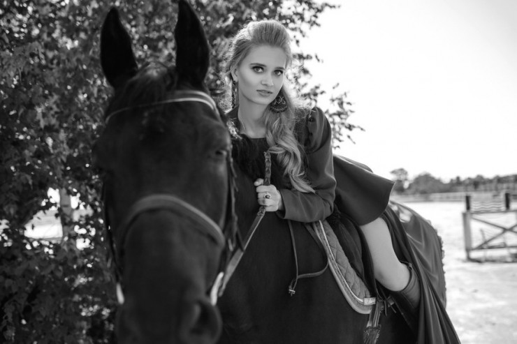 Yazıçı Adelina Şeldon