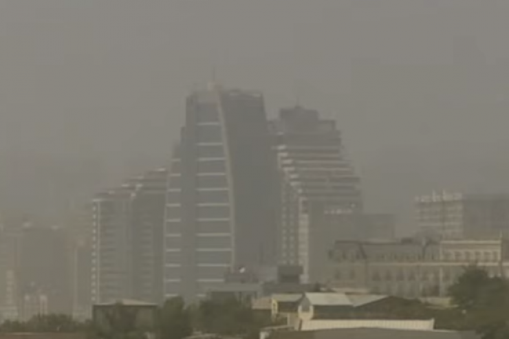 Bakıda toz dumanı müşahidə edilir
