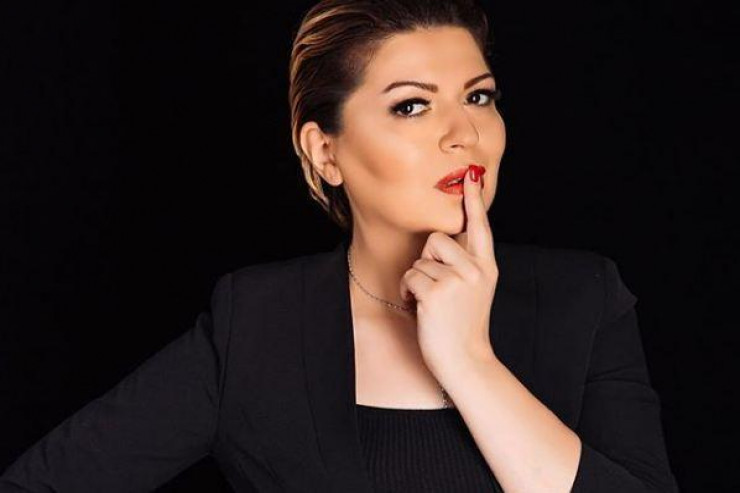 "Hərənin dağ boyda dərdi var" - Zümrüd Qasımova 