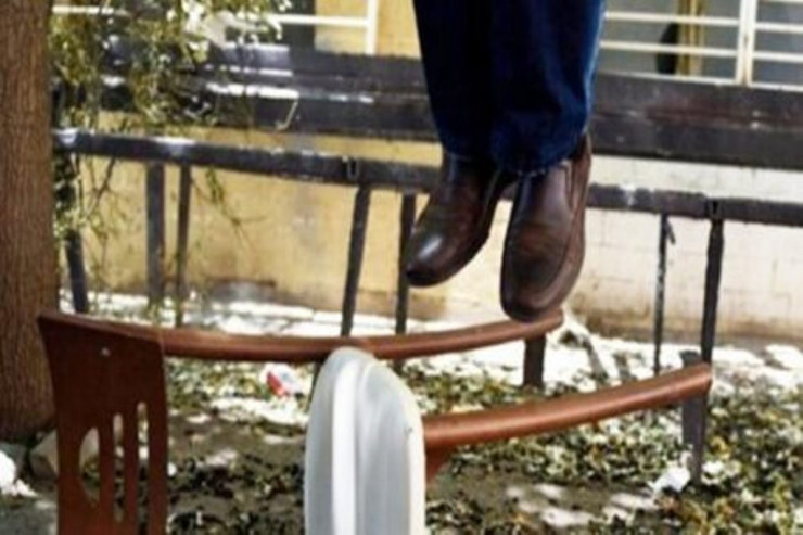 5 uşaq atası özünü kənddə asdı