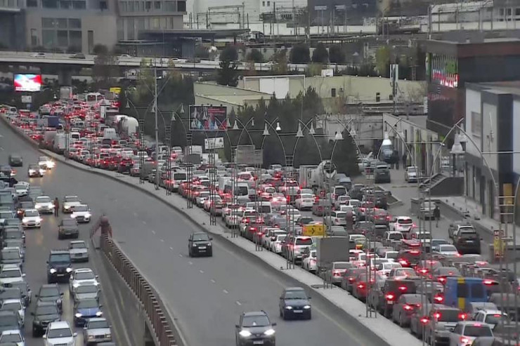Bakının bu yollarında TIXAC  var - SİYAHI 