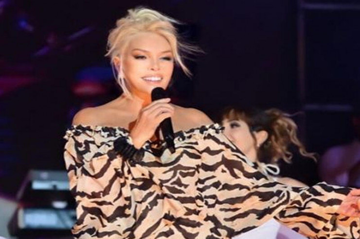 Ajda Pekkanı 50 yaş “cavanlaşdırdılar” 