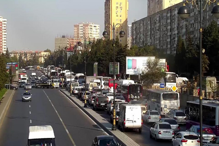 Bakının əksər yollarında tıxac var -  SİYAHI 