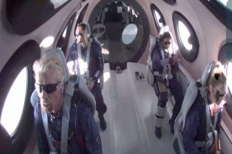 İngilis milyarder kosmosa uçdu, növbə...