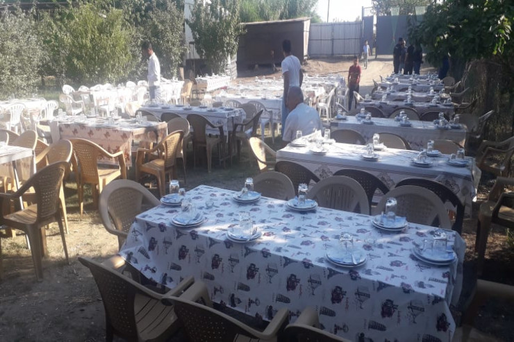 Həyətində 100 nəfərin iştirakı ilə toy edirdi, cərimələndi