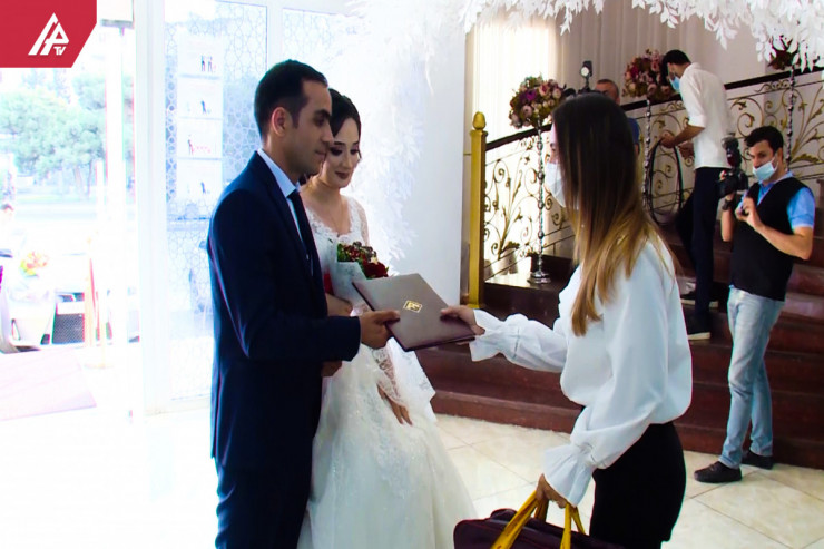 Reyd zamanı bəylə gəlinə HƏDİYYƏLƏR VERİLDİ 